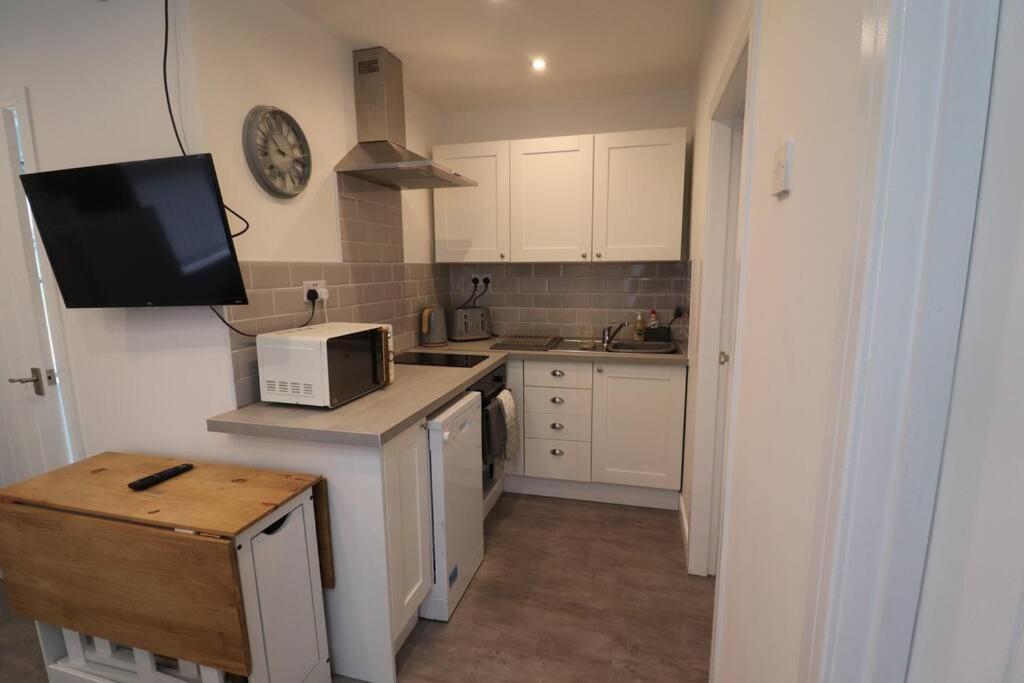 Cosy Two Bedroom First Floor Apartment Birmingham Luaran gambar