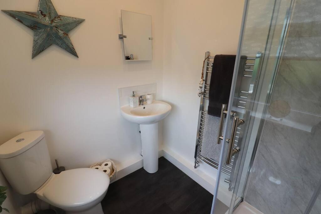 Cosy Two Bedroom First Floor Apartment Birmingham Luaran gambar