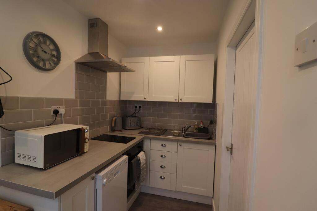 Cosy Two Bedroom First Floor Apartment Birmingham Luaran gambar